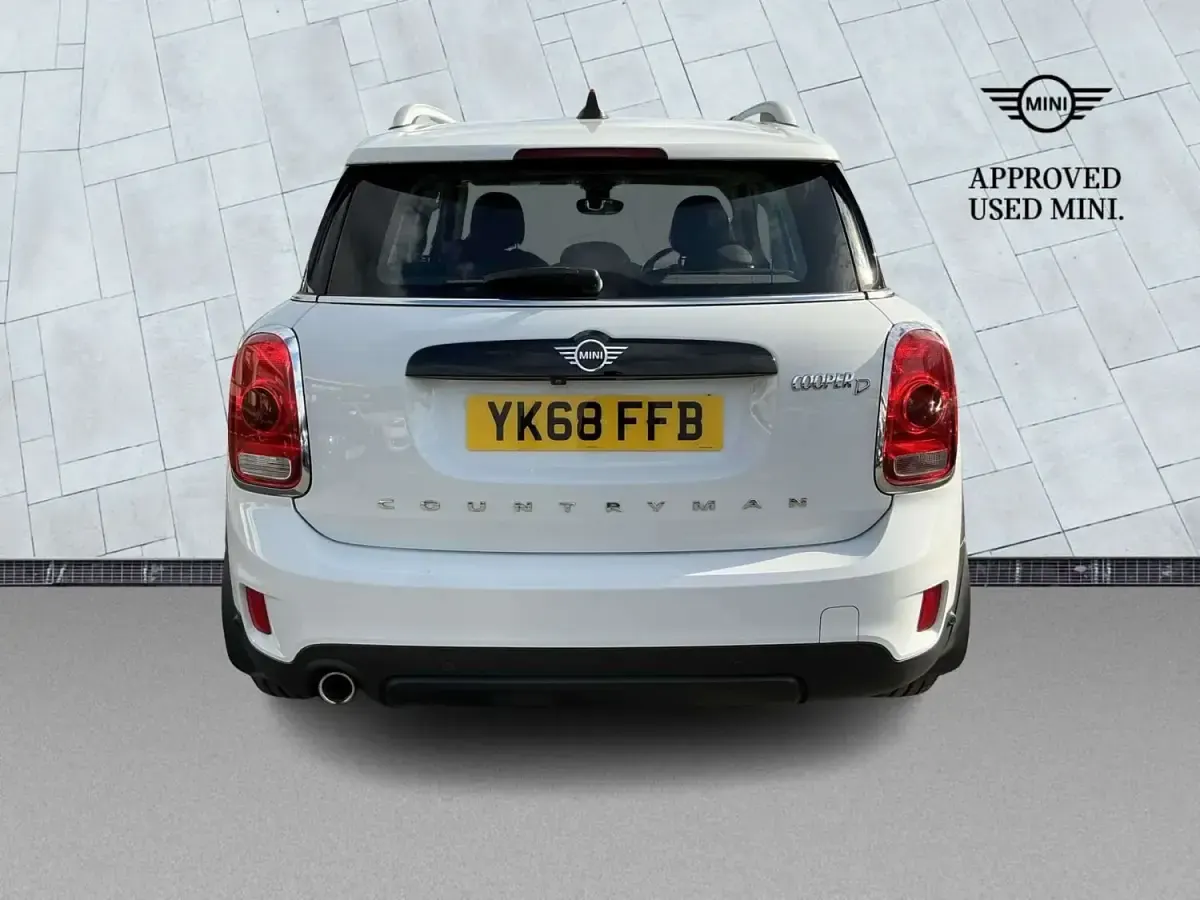 Używany Mini Cooper D 150 KM (110 kW) 2018 Biały Hatchback
