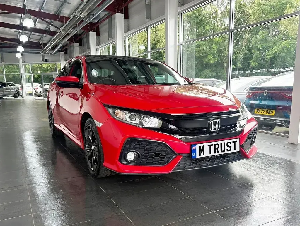 Used Honda Civic EX 126 HP (92 kW) 2018 Red Hatchback