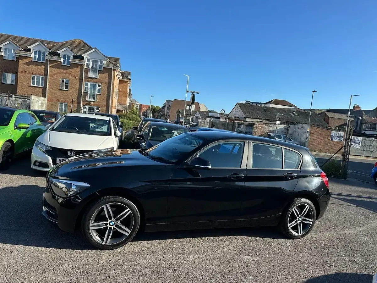 Used BMW 116 Sport Line 2015 Black Hatchback