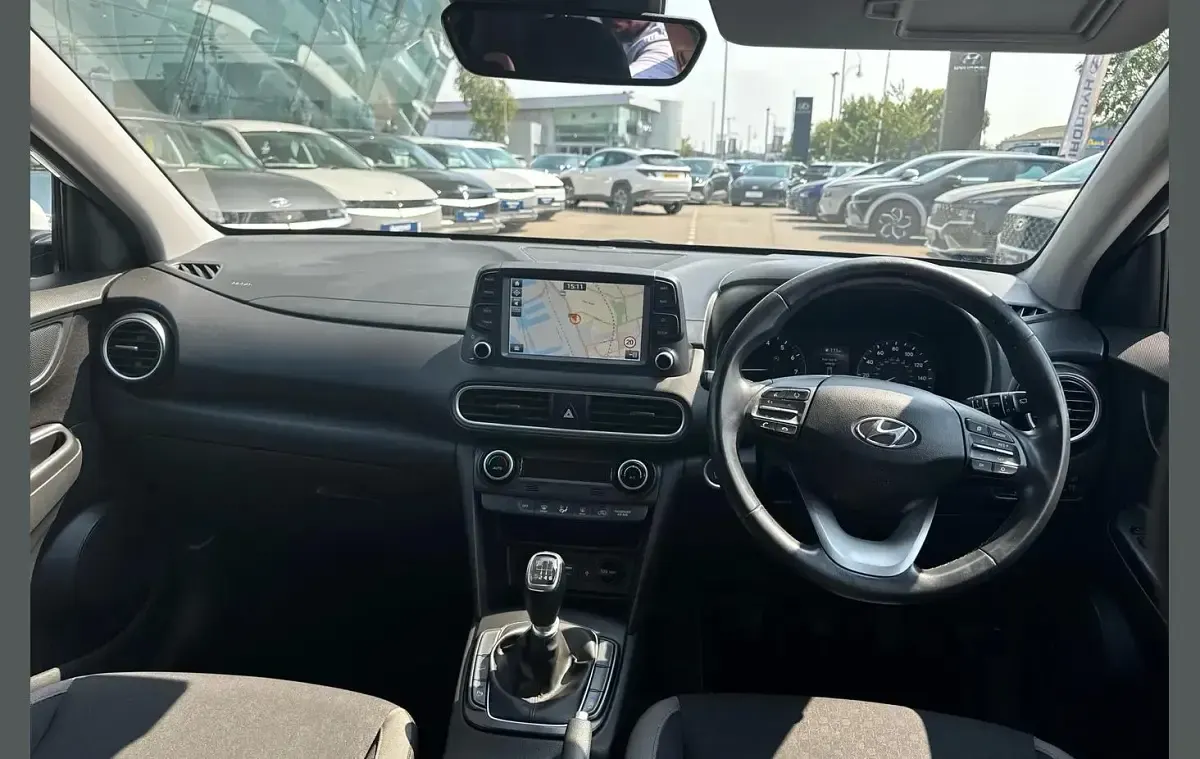 Used Hyundai Kona Premium 117 HP (86 kW) 2019 White SUV