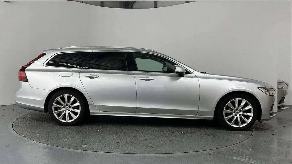 Used Volvo V90 Momentum 2020 Silver Estate