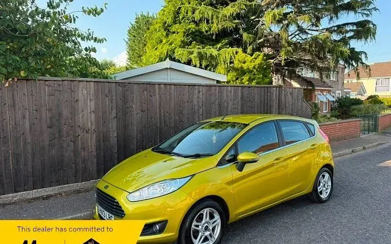 Used Ford Fiesta Zetec 105 HP (77 kW) 2013 Hatchback