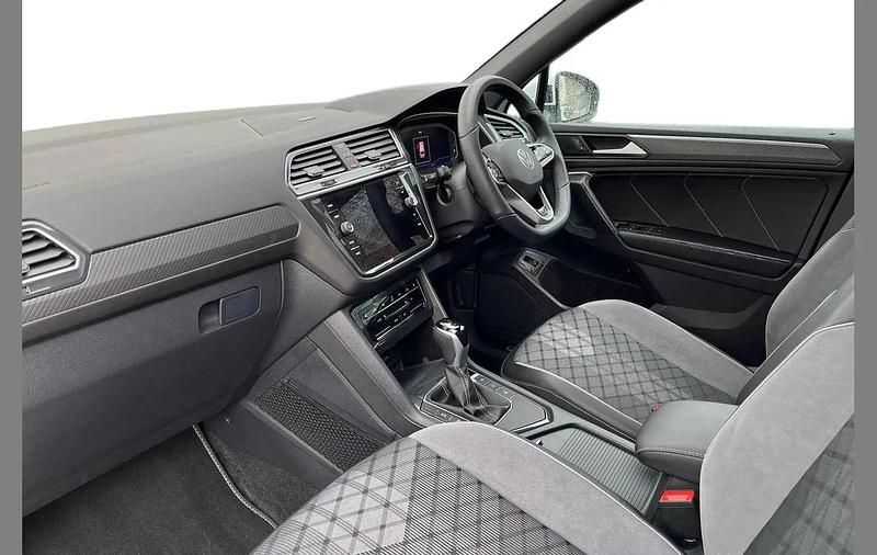 Used VW Tiguan Allspace R-line 150 HP (110 kW) 2025 White SUV