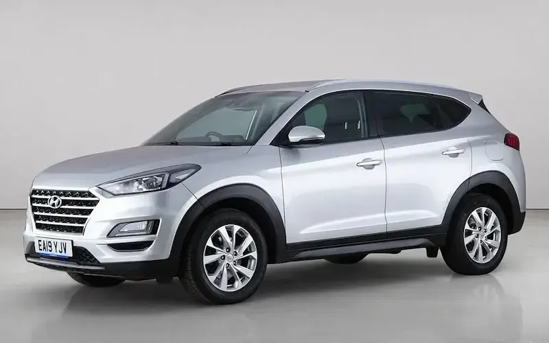 Used Hyundai Tucson SE 177 HP (130 kW) 2019 Silver SUV