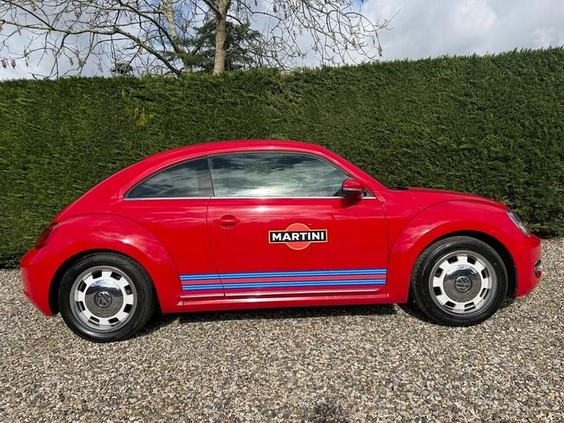 Used VW Beetle Design 105 HP (77 kW) 2014 Red Hatchback