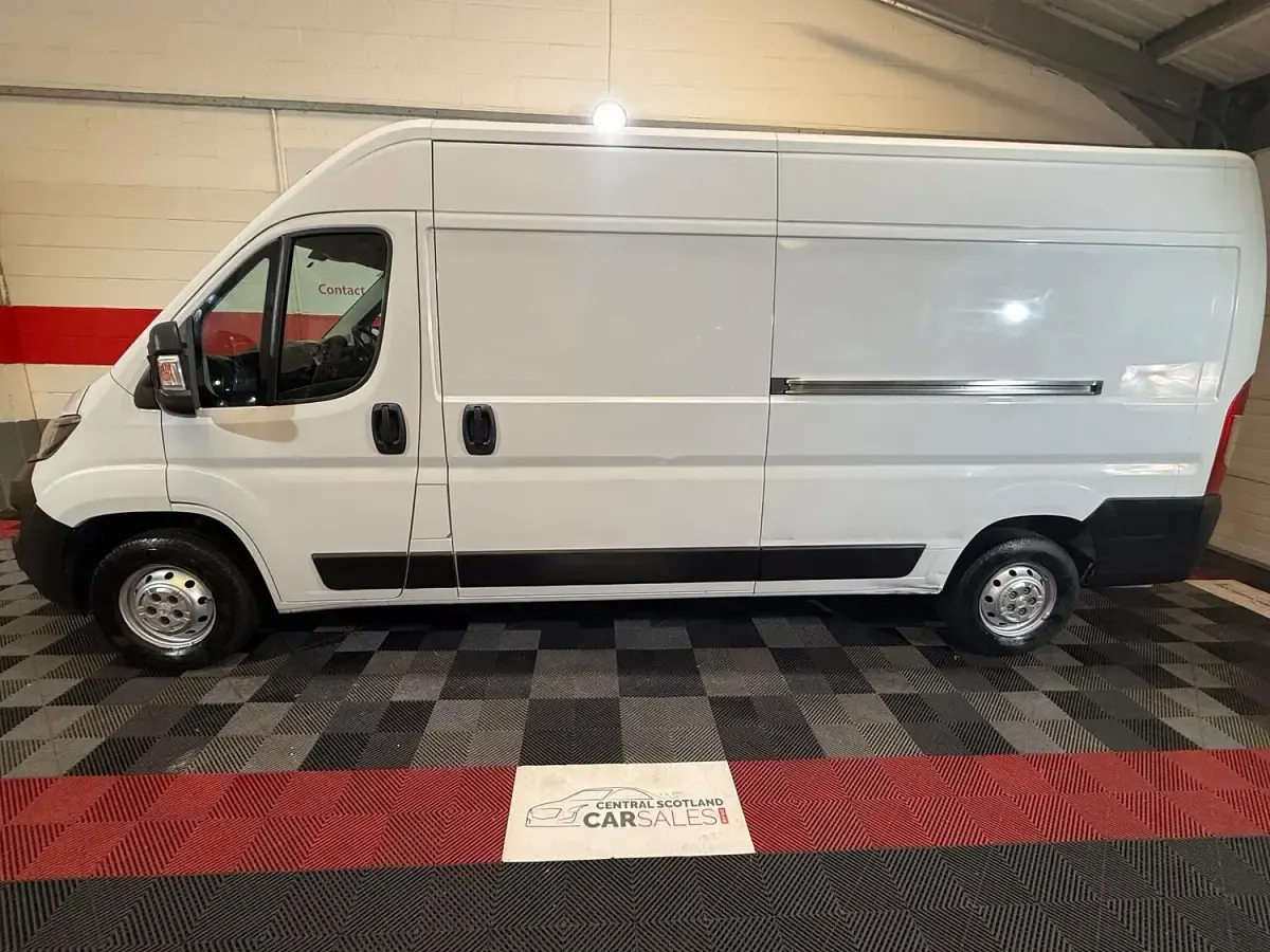 Used Peugeot Boxer 140 HP (102 kW) 2021 White Van