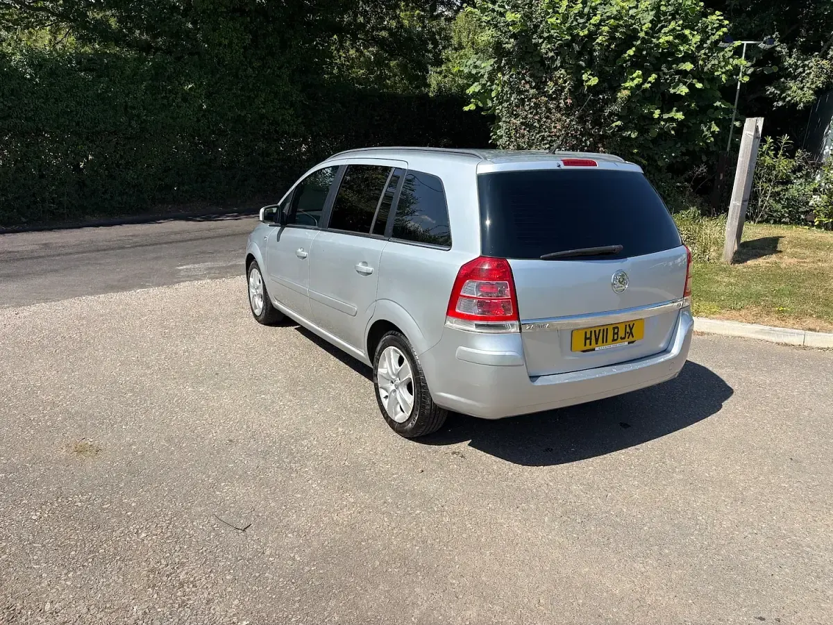 Used Vauxhall Zafira 140 HP (102 kW) 2011 Silver MPV