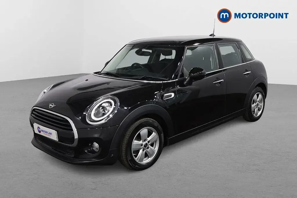 Begagnad Mini Cooper Classic 136 HK (100 kW) 2019 Svart Halvkombi