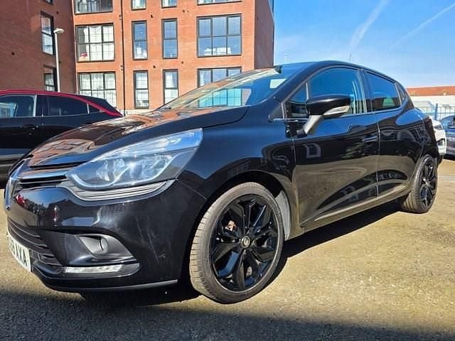 Used Renault Clio IV Iconic 90 HP (66 kW) 2019 Black Hatchback