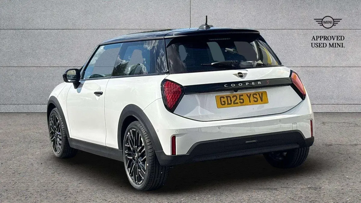 Used Mini Cooper S Hatch 201 HP (147 kW) 2025 White Hatchback