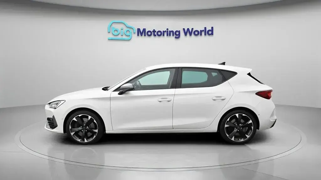 Used Cupra Leon VZ1 310 HP (228 kW) 2023 White Hatchback