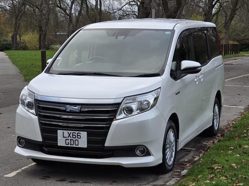 Used Toyota Noah 2016 White MPV