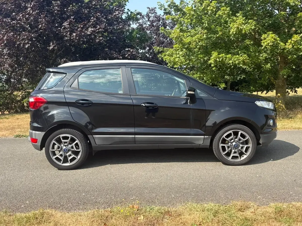 Used Ford Ecosport Titanium 95 HP (69 kW) 2015 Black SUV