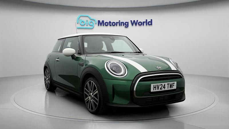 Used 2024 Mini Cooper Exclusive Hatchback | £22,900 (Fair price) - Image 1/4