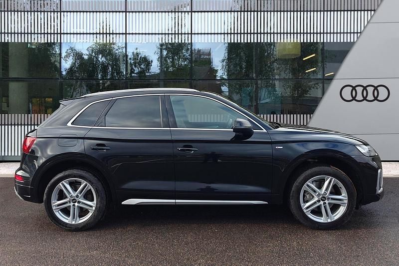Used Audi Q5 S-Line 261 HP (191 kW) 2022 Black SUV