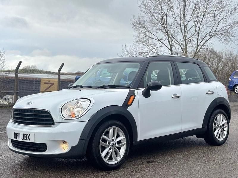 Used Mini Cooper D 2011 White Hatchback