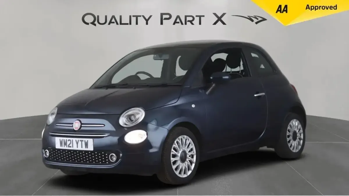 Begagnad Fiat 500 Lounge 2021 Blå Halvkombi