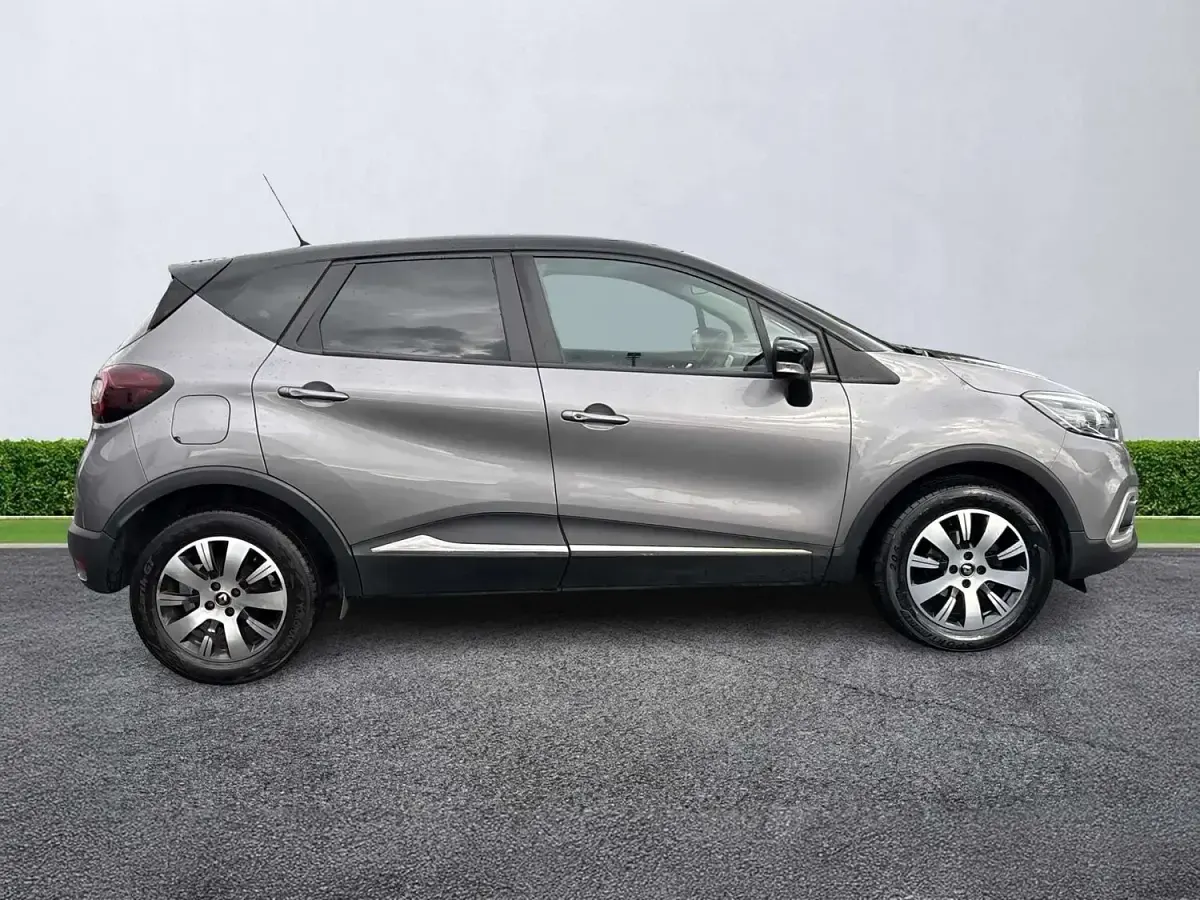 Used Renault Captur Play 2019 Grey/black SUV