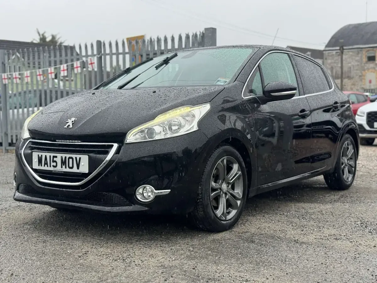 Used Peugeot 208 Allure 2015 Black Hatchback