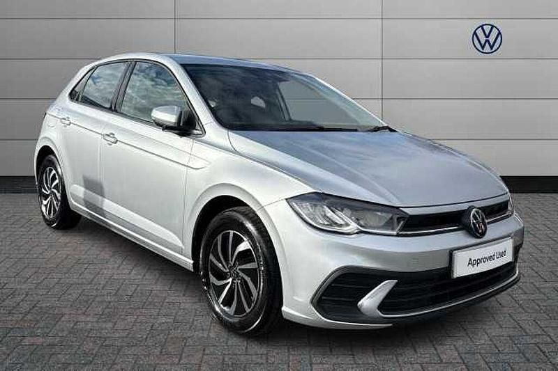 Used VW Polo Life 95 HP (69 kW) 2024 Silver Hatchback