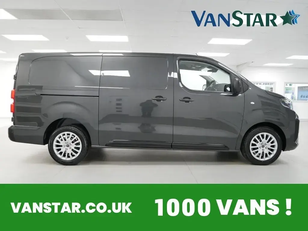 Used Peugeot Expert 145 HP (106 kW) 2025 Grey Van