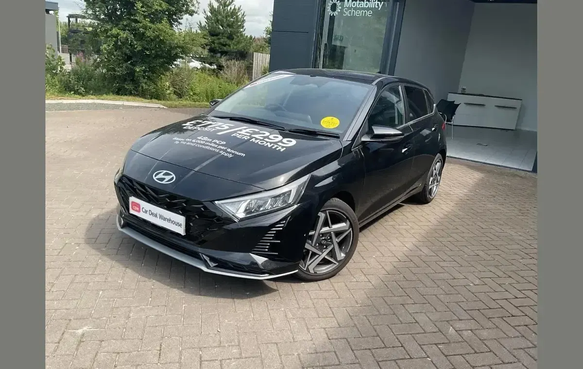Used Hyundai i20 Premium 99 HP (72 kW) 2025 Black Hatchback