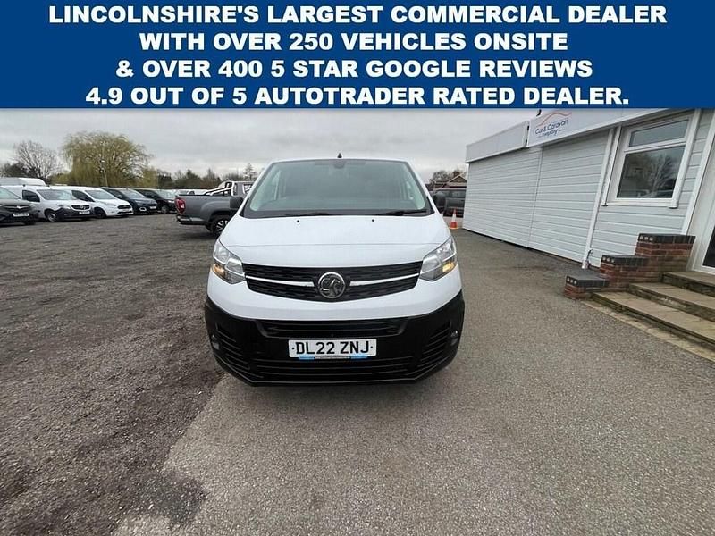 Used Vauxhall Vivaro S 100 HP (73 kW) 2022 White MPV