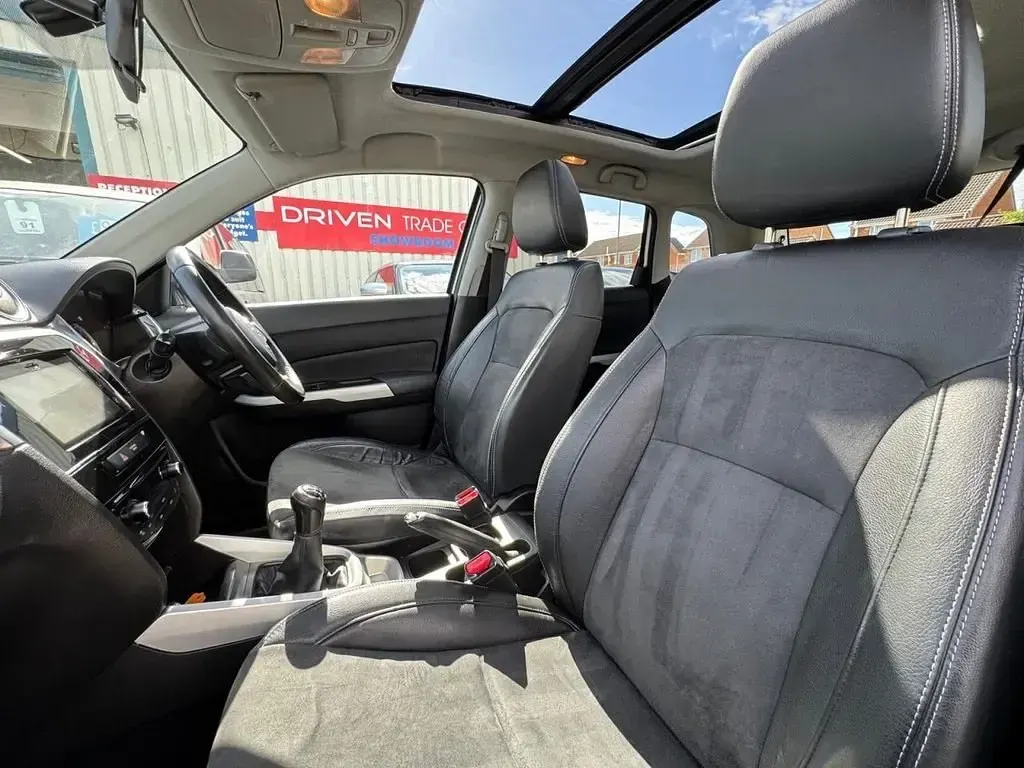 Used Suzuki Vitara SZ5 120 HP (88 kW) 2015 White SUV