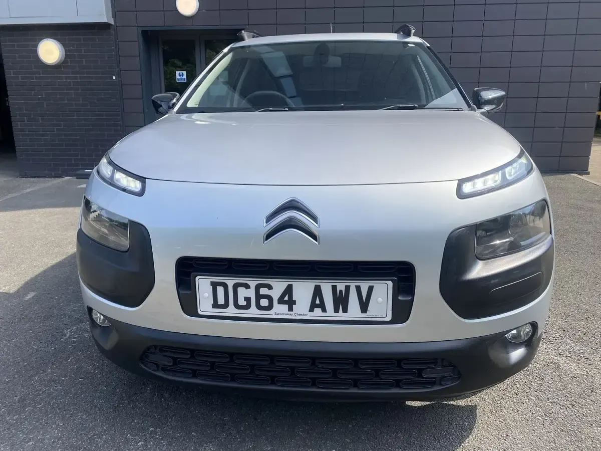 Used Citroën C4 Cactus Flair 100 HP (73 kW) 2014 Silver Hatchback