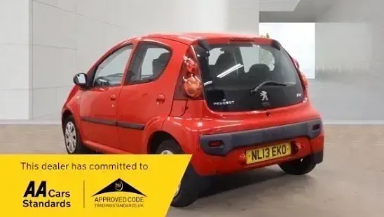 Begagnad Peugeot 107 Active 68 HK (50 kW) 2013 Röd Halvkombi