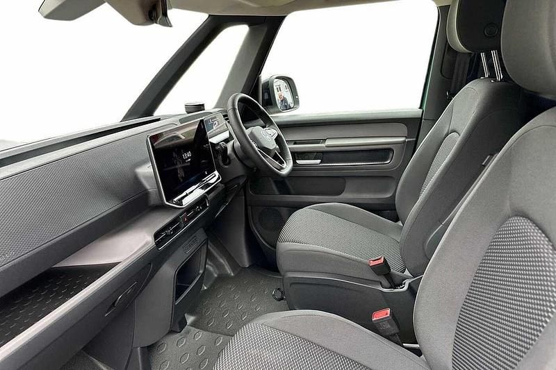 New VW ID. Buzz 250 kW (340 HP) 2025 Candy white / bay leaf green metallic MPV