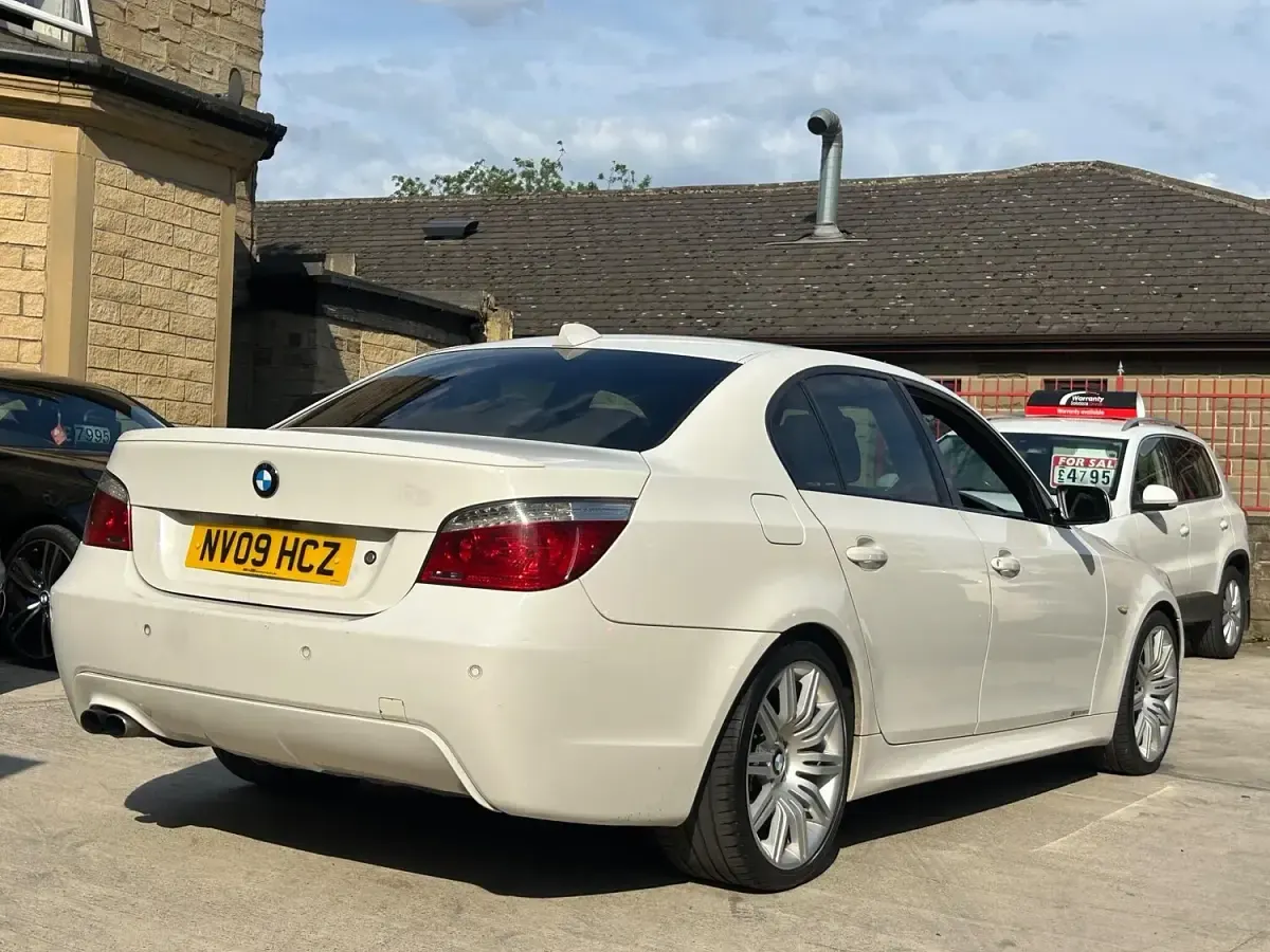 Used BMW 525 M Sport 2009 White Sedan