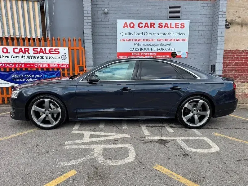Begagnad Audi A8 Sport 262 HK (192 kW) 2016 Blå Sedan