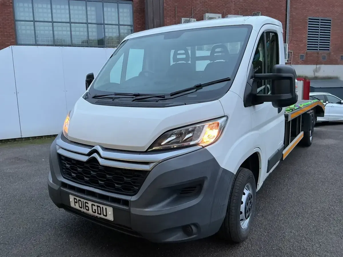 Usado Citroën Relay 130 CV (95 kW) 2016 Blanco Van