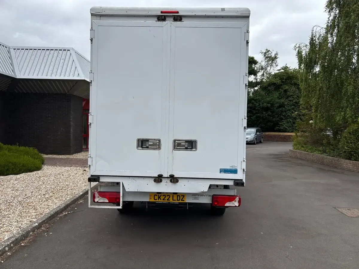 Used Mercedes Sprinter Progressive 141 HP (103 kW) 2022 White Van