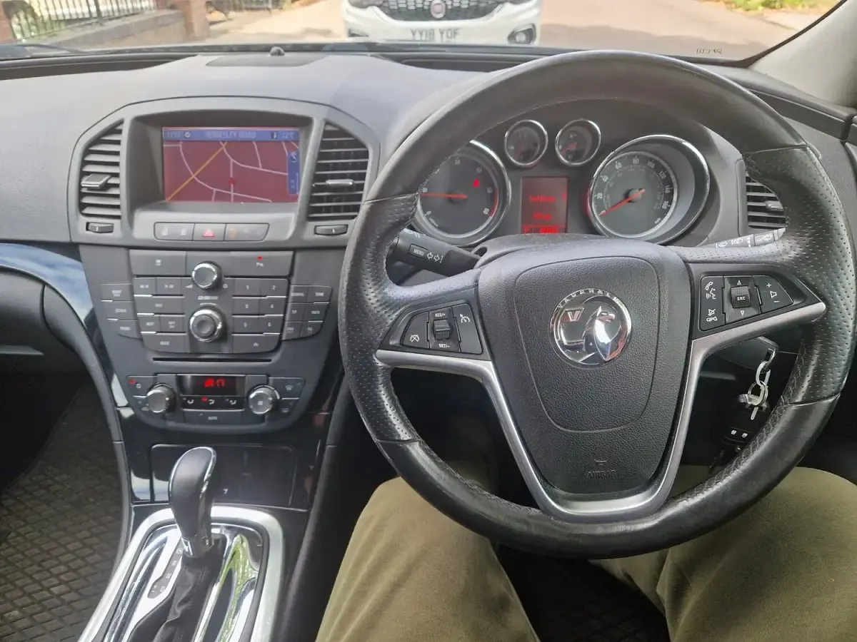 Used Vauxhall Insignia SRi 160 HP (117 kW) 2011 Grey Hatchback