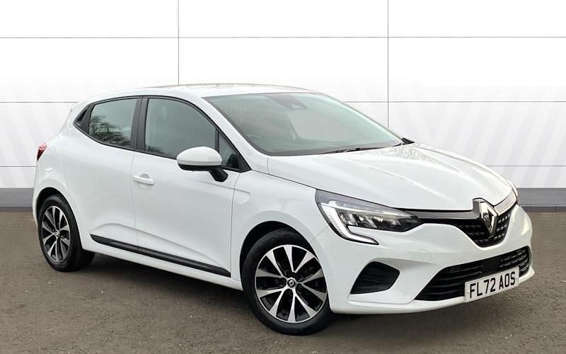 Used Renault Clio V Iconic 90 HP (66 kW) 2022 White Hatchback