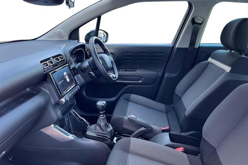 Used Citroën C3 Aircross PureTech 110 HP (80 kW) 2024 Red SUV