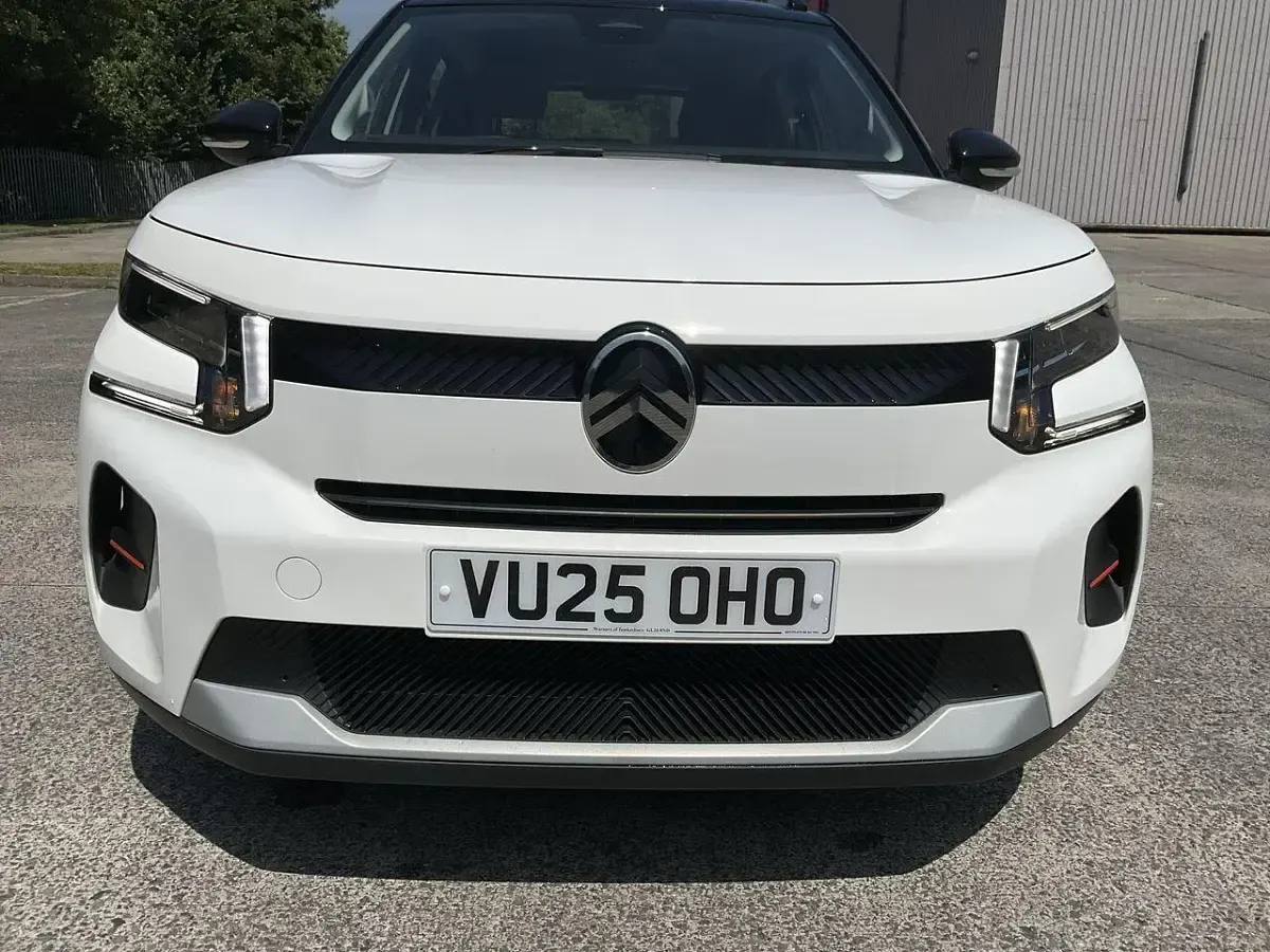 Used Citroën C3 101 HP (74 kW) 2025 White SUV