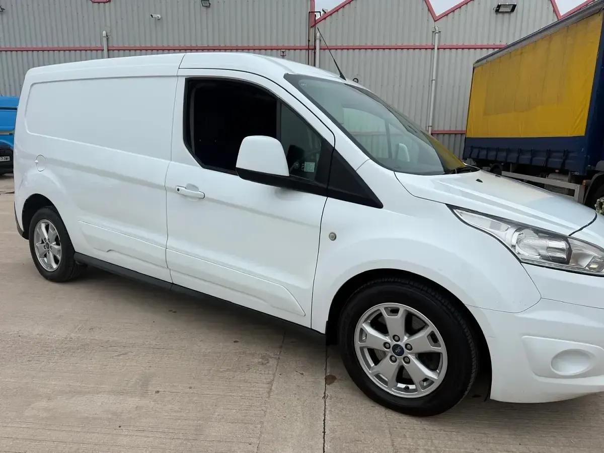Used Ford Transit Connect Limited 120 HP (88 kW) 2018 White MPV