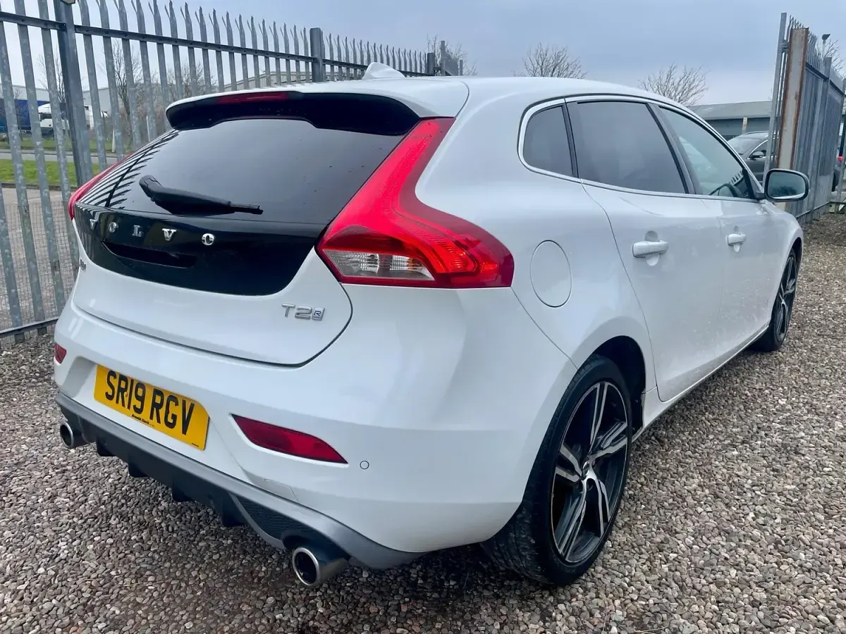 Used Volvo V40 R-Design 2019 White Hatchback