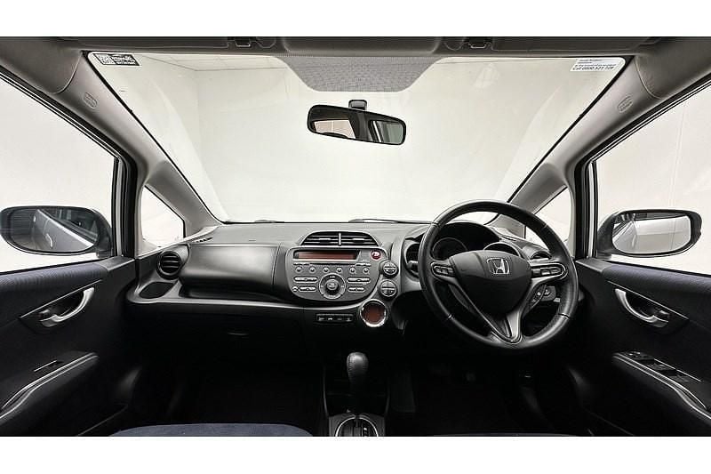 Begagnad Honda Jazz ES 2015 Silver Halvkombi