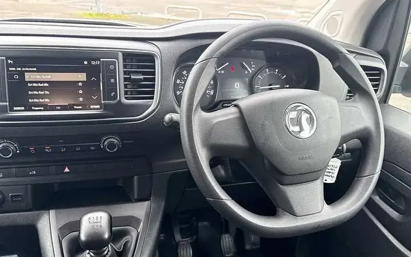 Used Vauxhall Vivaro S 145 HP (106 kW) 2023 White MPV