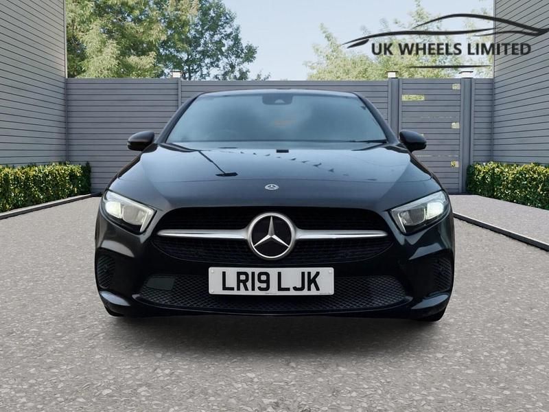 Used Mercedes A180 Executive 136 HP (100 kW) 2019 Black Hatchback