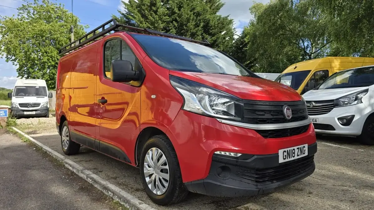 Used Fiat Talento 2018 Red MPV