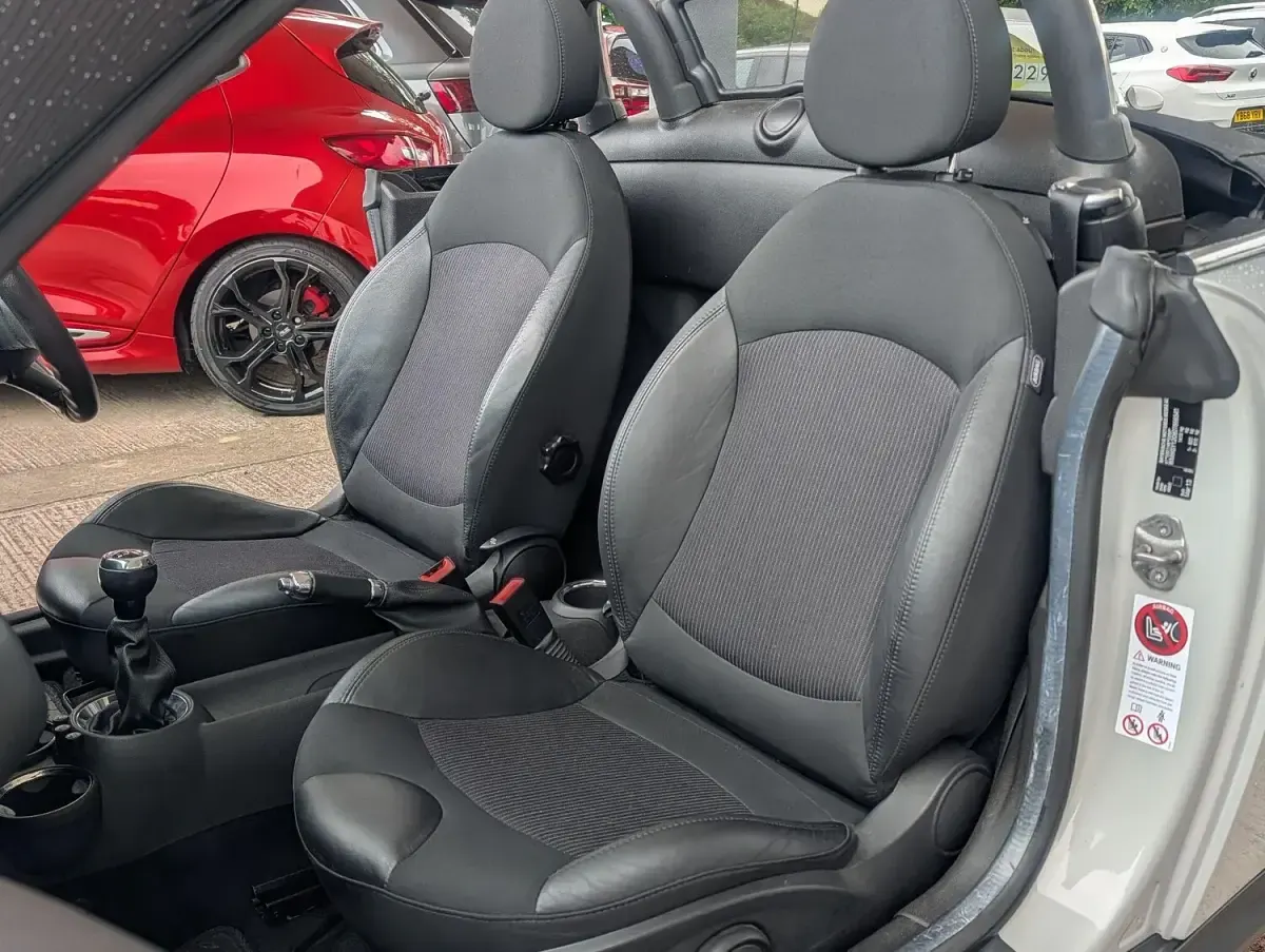 Used Mini Cooper Cabriolet 122 HP (89 kW) 2013 Silver Cabriolet
