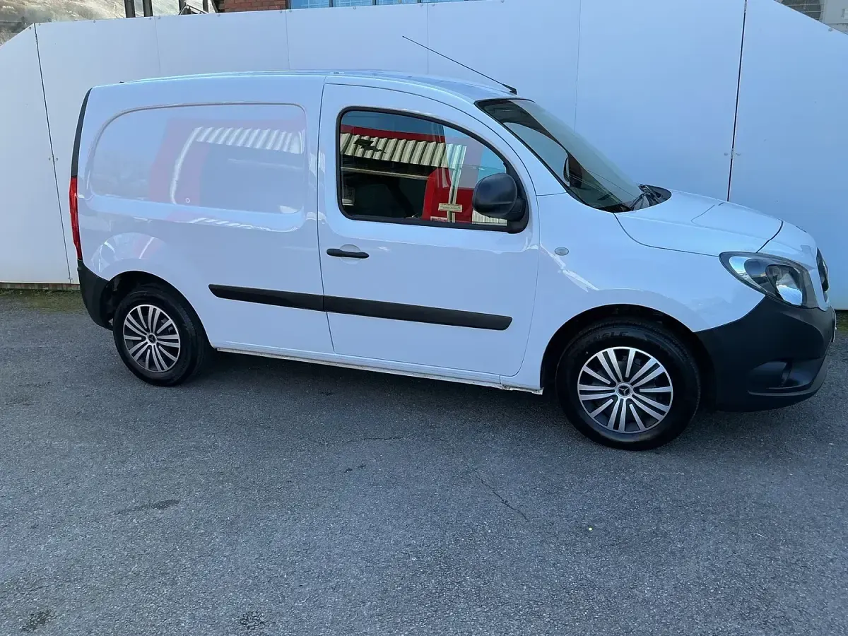 Used Mercedes Citan 109 94 HP (69 kW) 2020 Black MPV