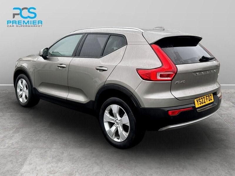Used Volvo XC40 Momentum 2022 Pebble grey SUV