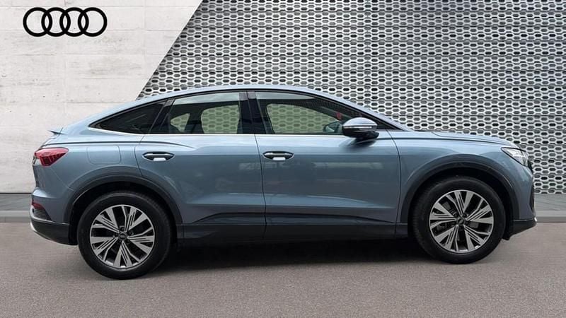 Second-hand Audi Q4 e-tron Sport 210 kW (286 CP) 2025 Albastru SUV