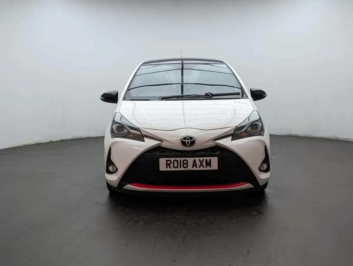 Used Toyota Yaris Edition 212 HP (155 kW) 2018 White Hatchback